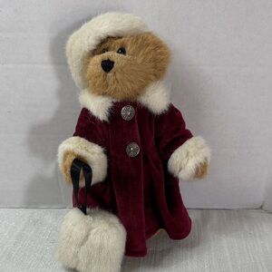 Boyds Bear Bailey in a red velvet coat with white faux fur trim  hat and muff 9”